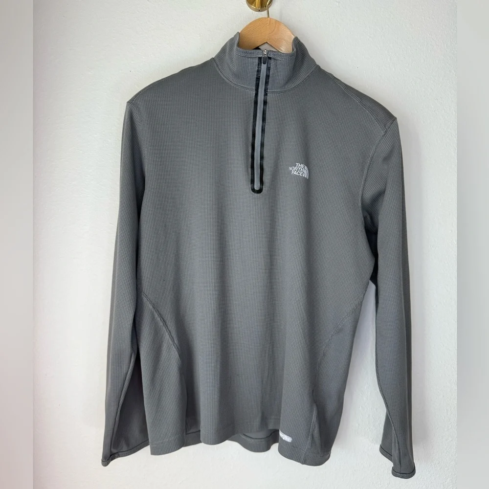 The North Face Mens 1/4 Zip Long Sleeve Shirt size M